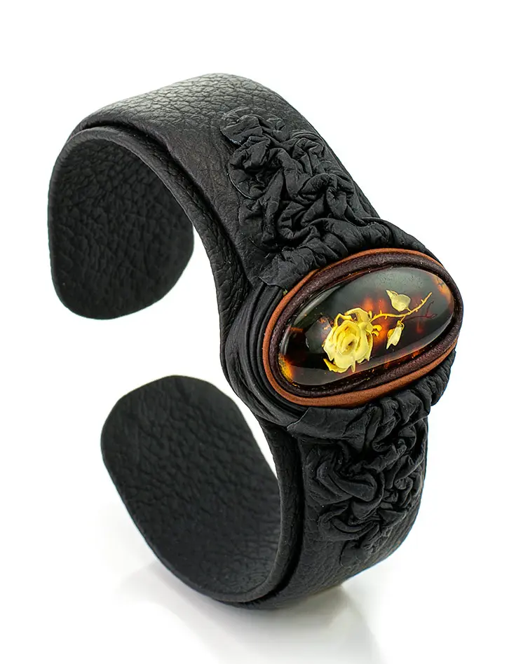 картинка Эффектный браслет из кожи и янтаря с инталией «Амазонка» в онлайн магазине