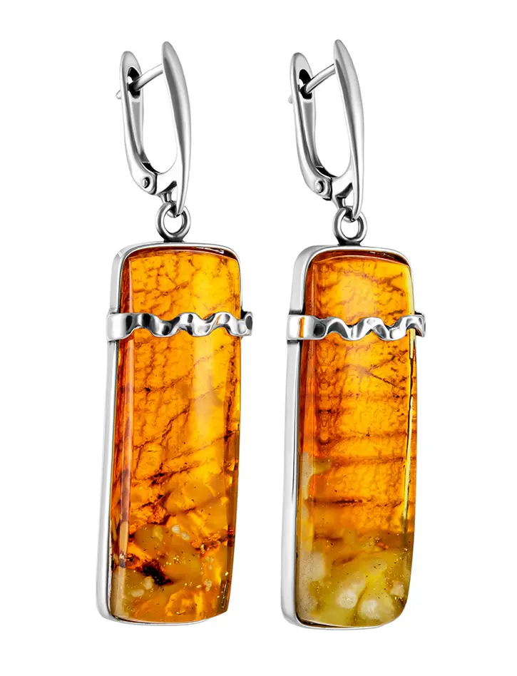 картинка Удлинённые серьги из цельного янтаря с природной корочкой «Половинки» в онлайн магазине