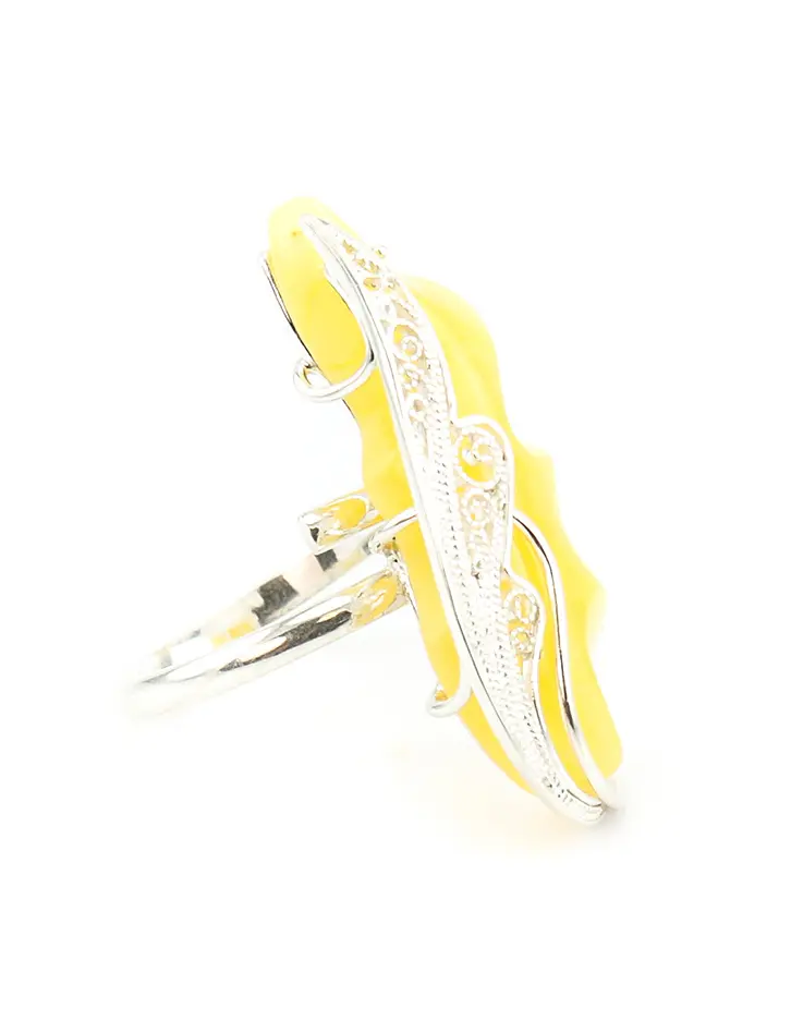 картинка Филигранное серебряное кольцо с натуральным медовым пейзажным янтарем «Крылышко» в онлайн магазине