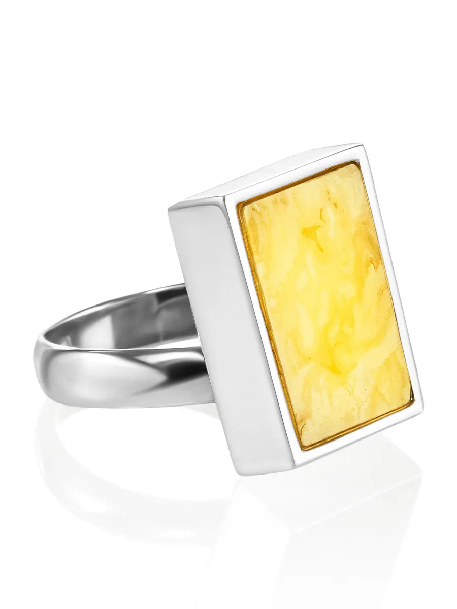 картинка Стильное кольцо прямоугольной формы с натуральным янтарём Palazzo в онлайн магазине