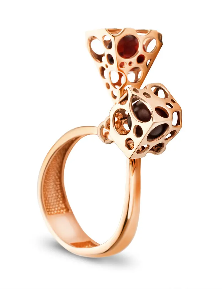 картинка Очаровательное кольцо из золоченного серебра и натурального янтаря «Женева» в онлайн магазине