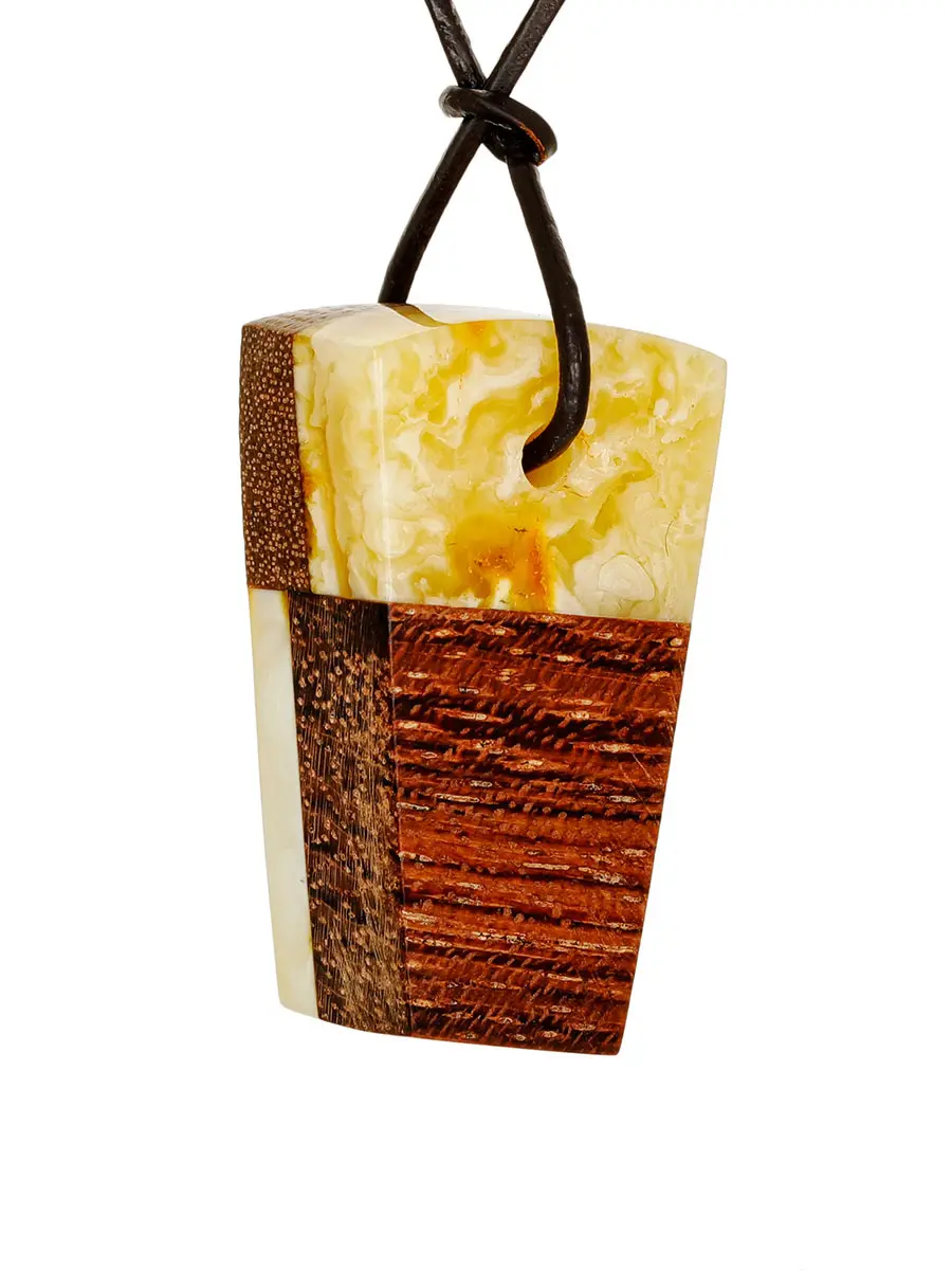 картинка Наборная подвеска из натурального балтийского янтаря и дерева «Индонезия» в онлайн магазине