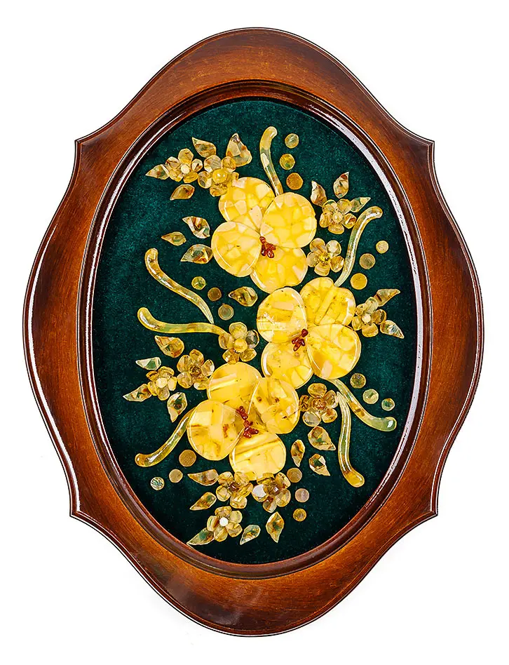 картинка Картина из натурального янтаря на зелёном бархате «Букет орхидей» 42 х 32 см в онлайн магазине