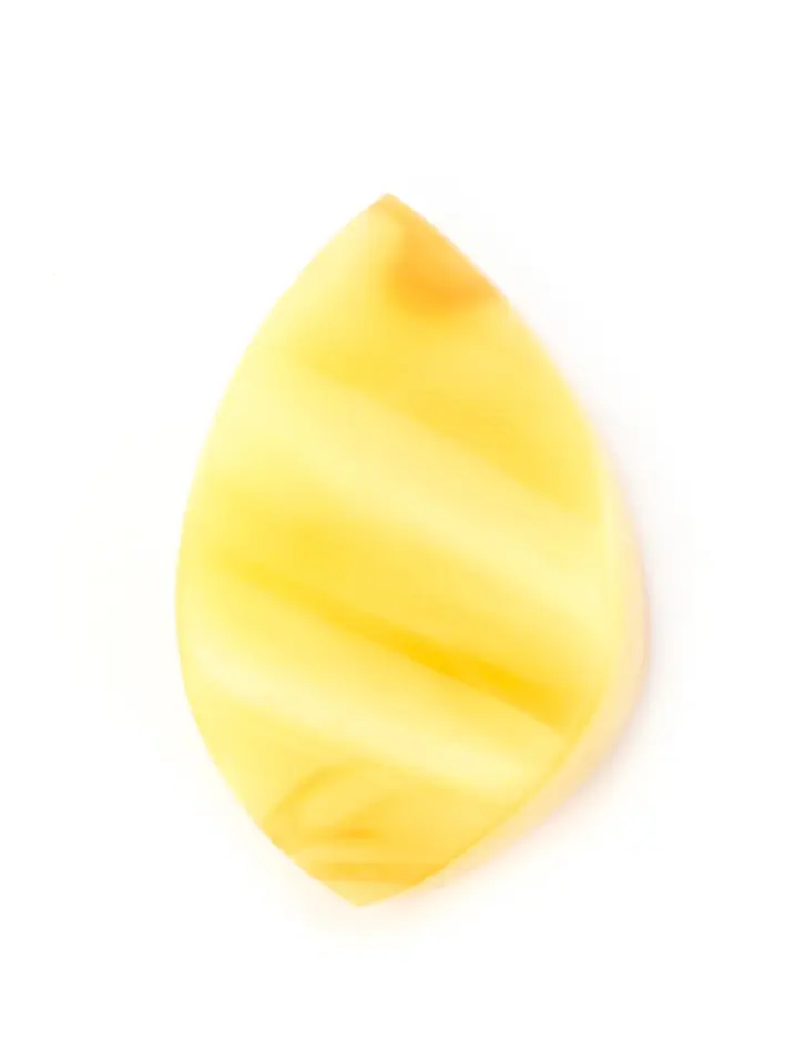 картинка Кусочек медового балтийского янтаря асимметричной формы 30х19х10 в онлайн магазине