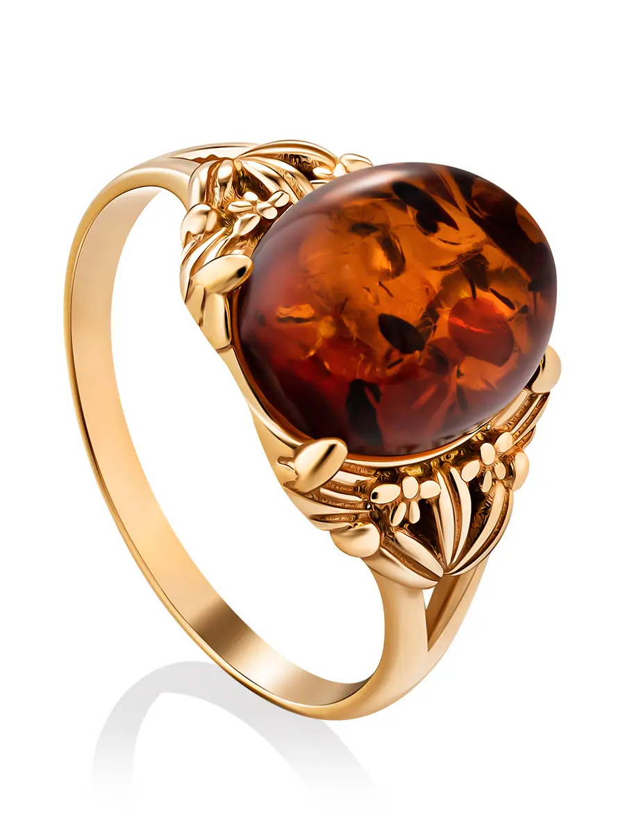 картинка Красивое женственное кольцо из серебра с позолотой, украшенное янтарём «Кармен» в онлайн магазине