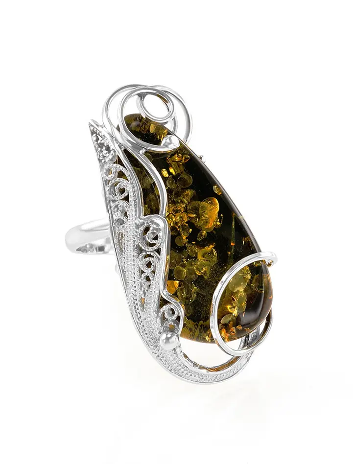 картинка Крупное кольцо с натуральным зеленым янтарем «Крылышко. Филигрань» в онлайн магазине