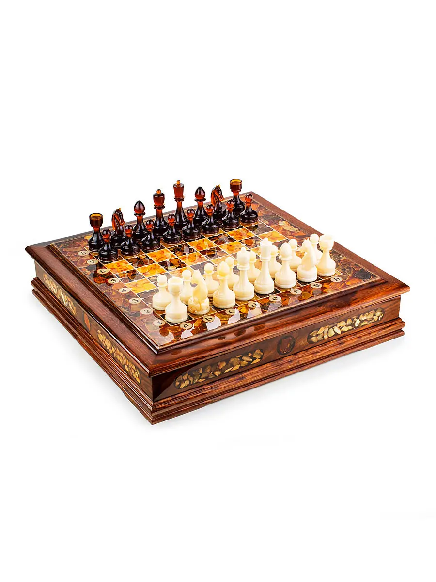 картинка Роскошная шахматная доска из дерева и натурального янтаря в онлайн магазине
