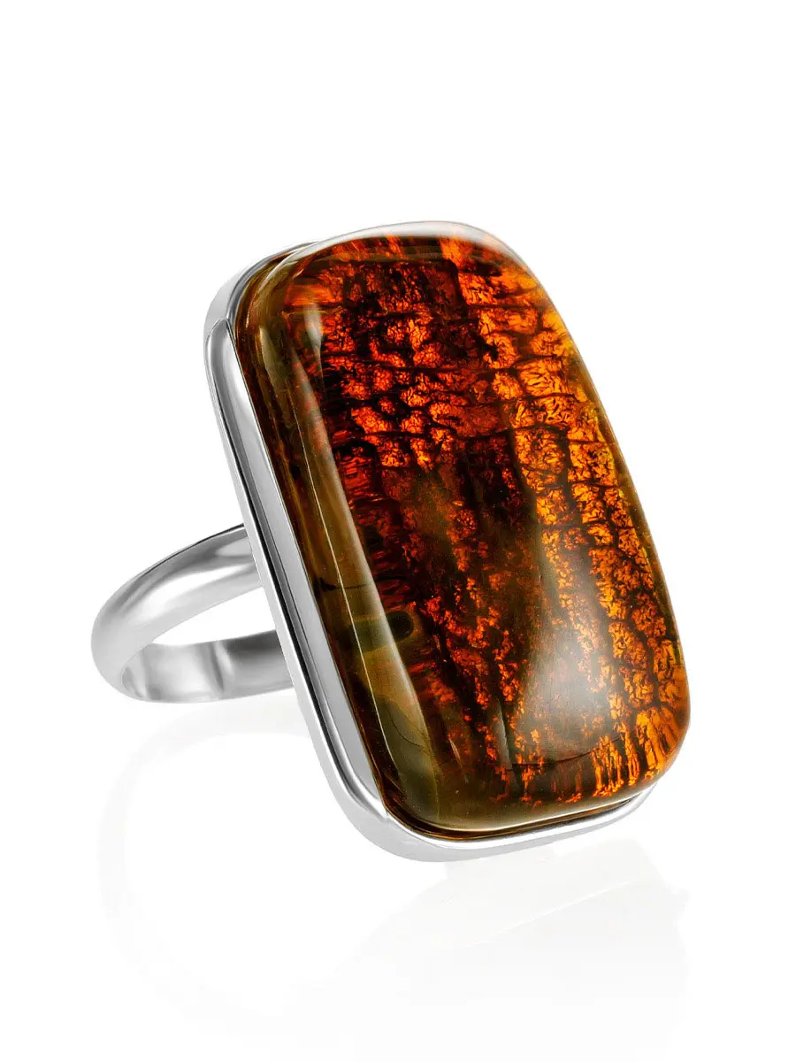 картинка Роскошное кольцо «Лагуна» из натурального балтийского янтаря коньячного цвета с природной корочкой в онлайн магазине