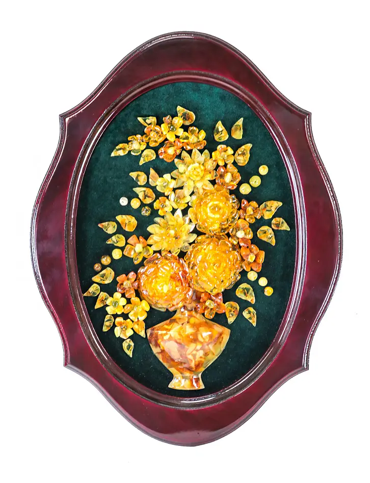 картинка Панно из натурального янтаря на тёмно-зелёном бархате среднего размера «Букет хризантем» 42 х 32 см в онлайн магазине