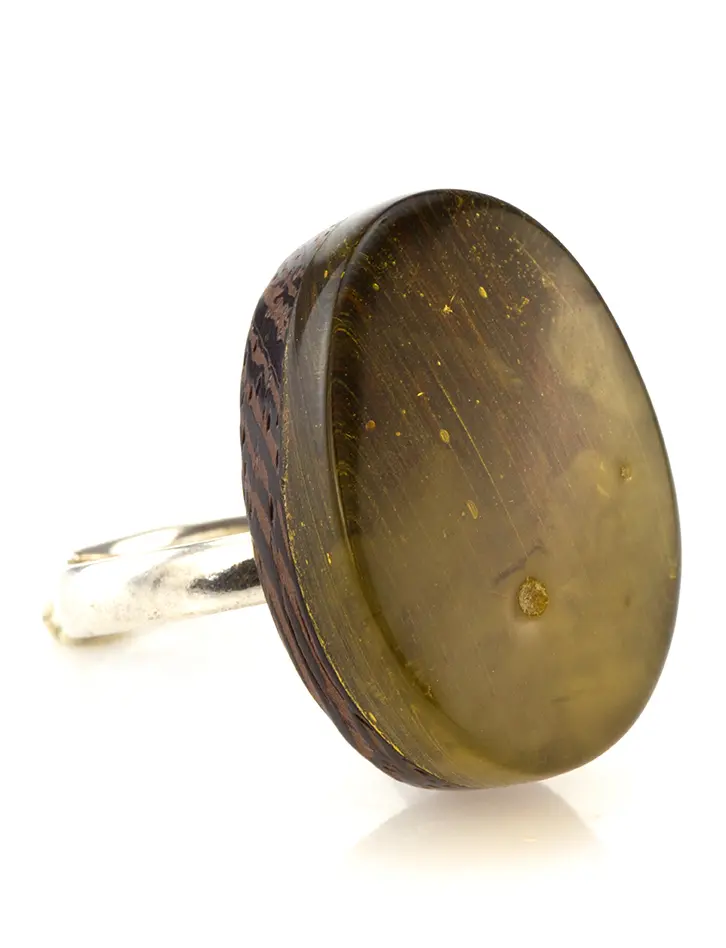 картинка Эффектное овальное кольцо из серебра, натурального балтийского янтаря и древесины зебрано «Индонезия» в онлайн магазине