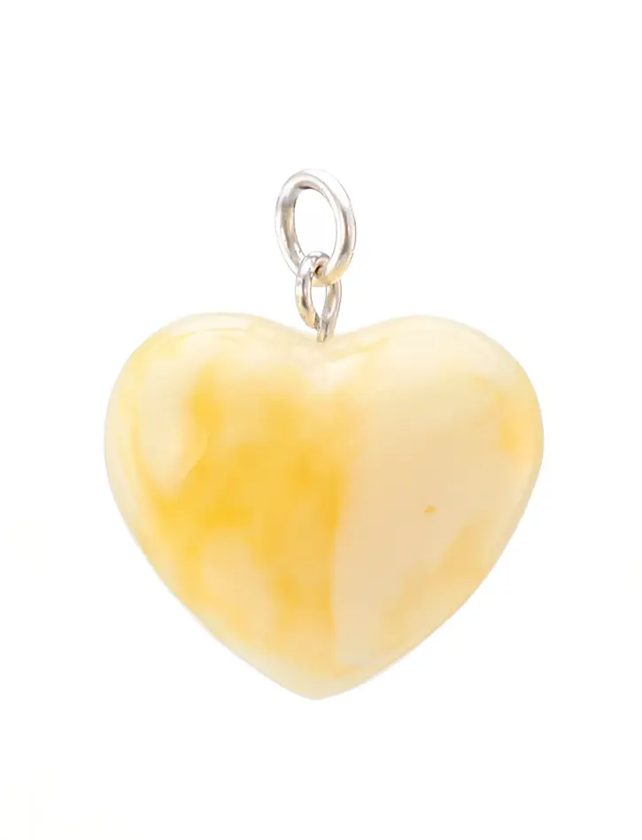 картинка Небольшая подвеска в форме сердца из уникального балтийского янтаря в онлайн магазине