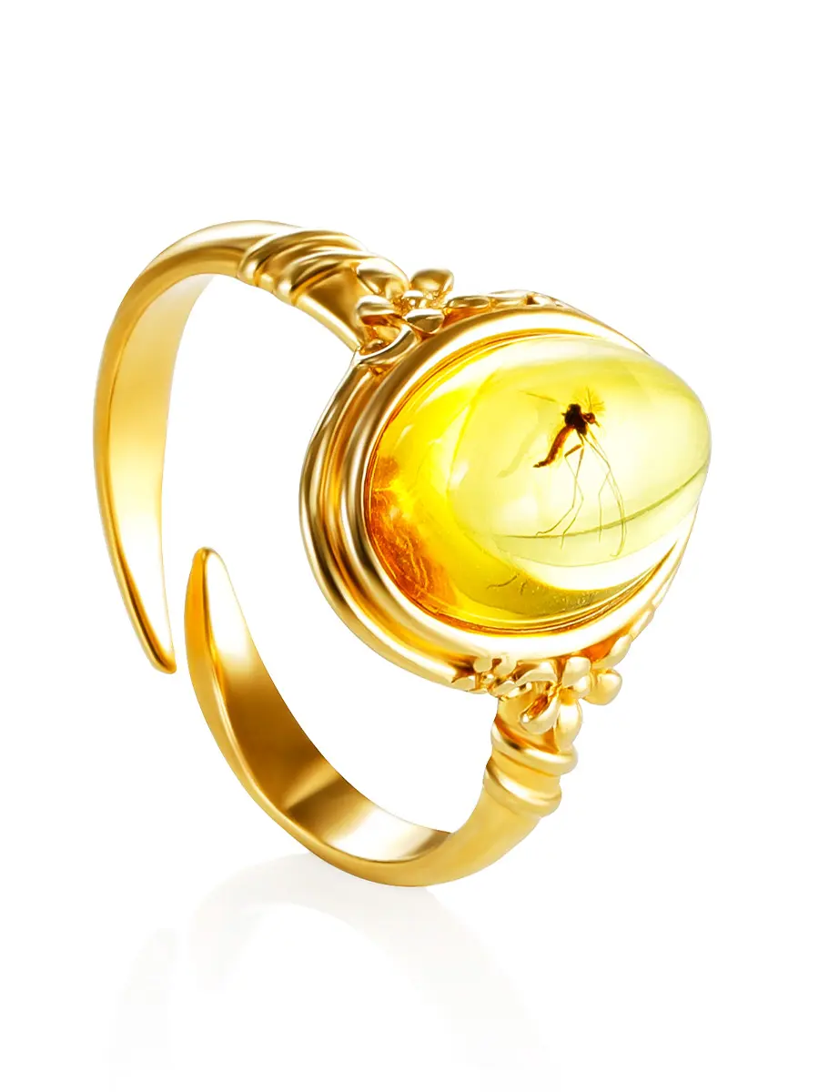 картинка Изысканное кольцо из янтаря с инклюзом насекомого «Клио» в онлайн магазине