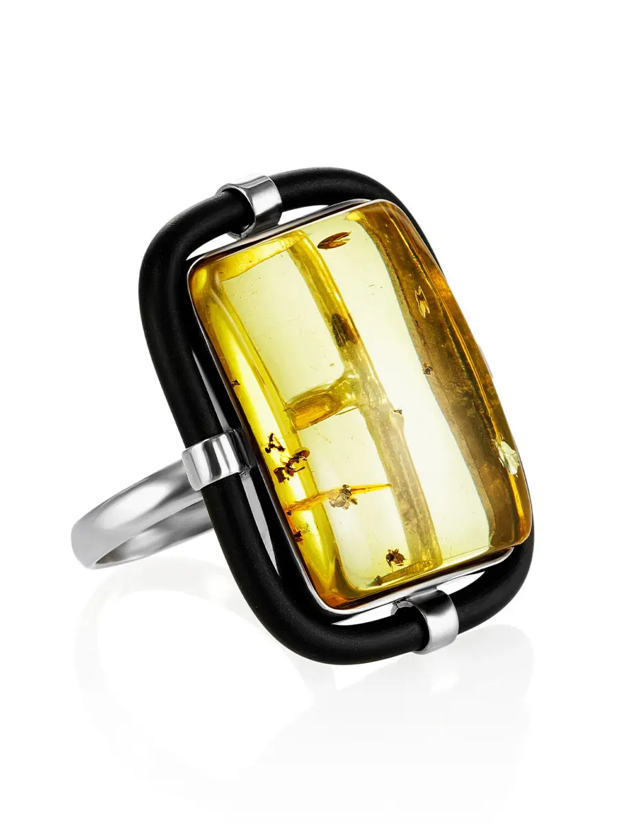 картинка Уникальное кольцо из серебра и натурального колумбийского янтаря в онлайн магазине