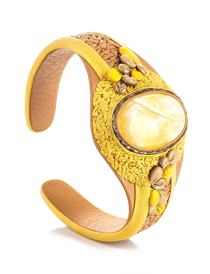 картинка Яркий браслет из натуральной кожи и медового янтаря «Нефертити» в онлайн магазине
