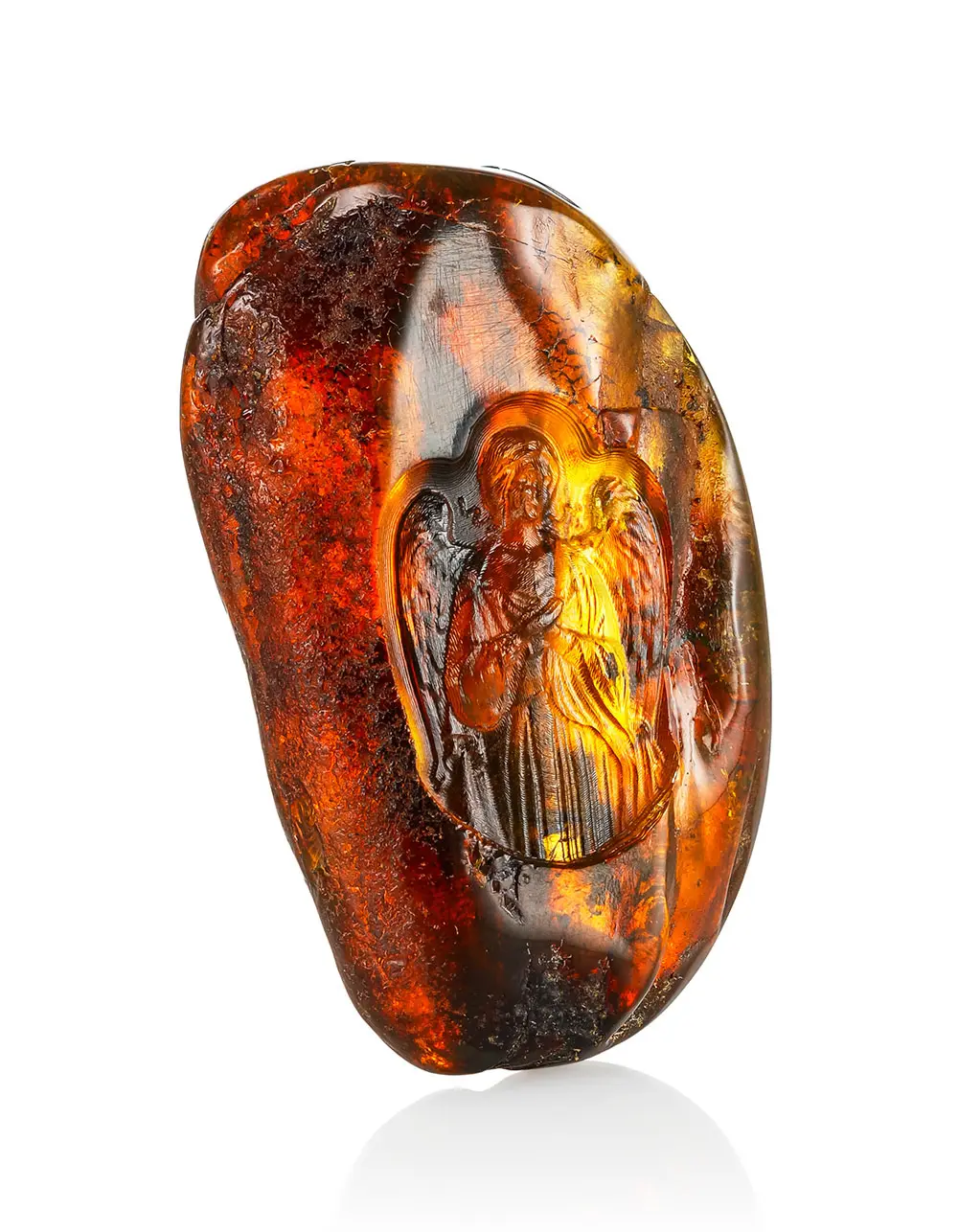 картинка Резная иконка на цельном янтаре «Ангел-Хранитель» в онлайн магазине