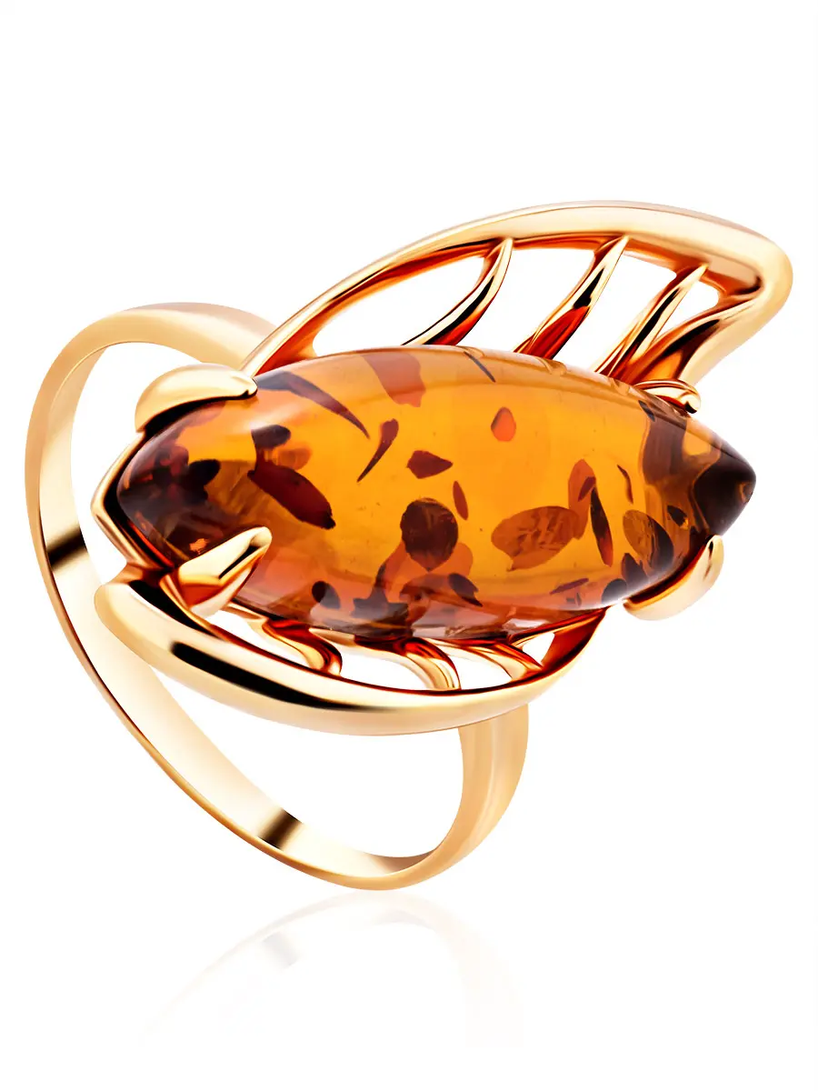 картинка Крупное оригинальное кольцо из серебра в позолоте с янтарём «Росянка» в онлайн магазине