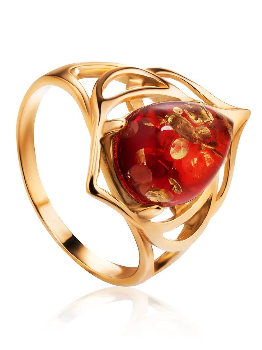 картинка Роскошное кольцо из позолоченного серебра и ярко-красного янтаря «Анбарин» в онлайн магазине