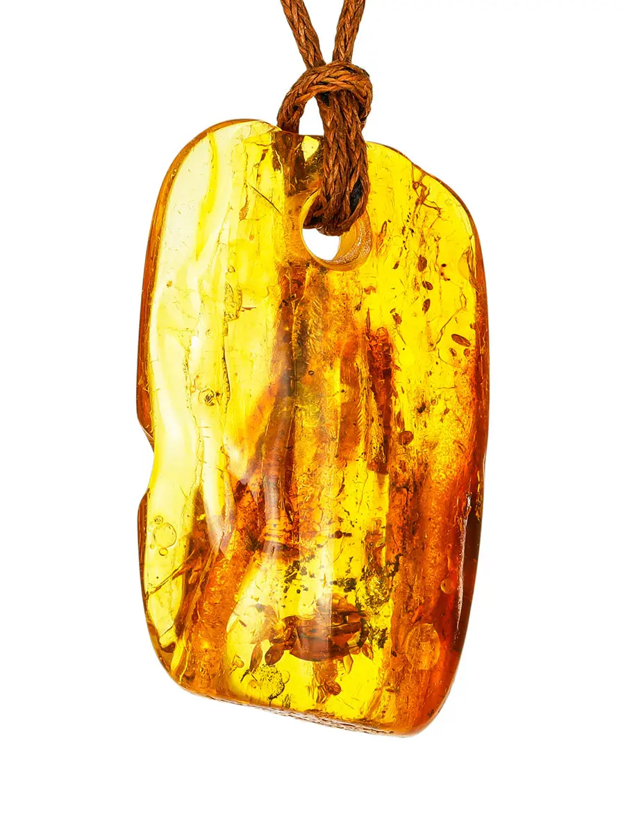 картинка Текстурная подвеска из натурального коньячного янтаря в онлайн магазине