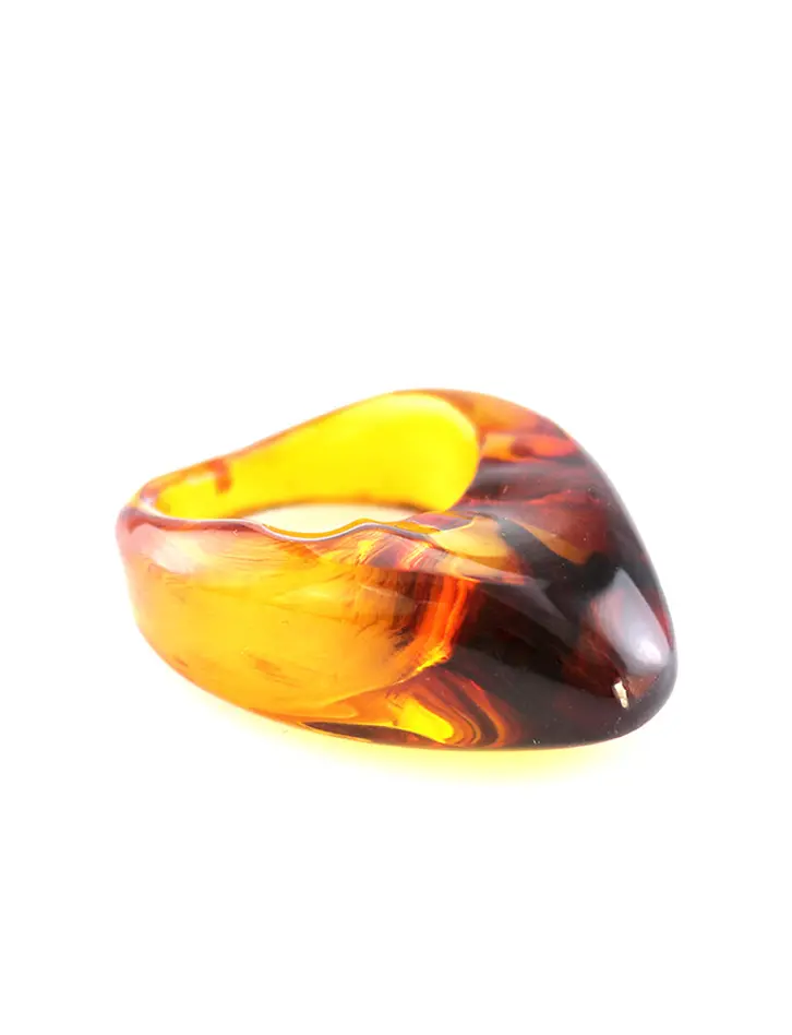 картинка Роскошное глянцевое кольцо «Фаэтон» из цельного натурального янтаря в онлайн магазине