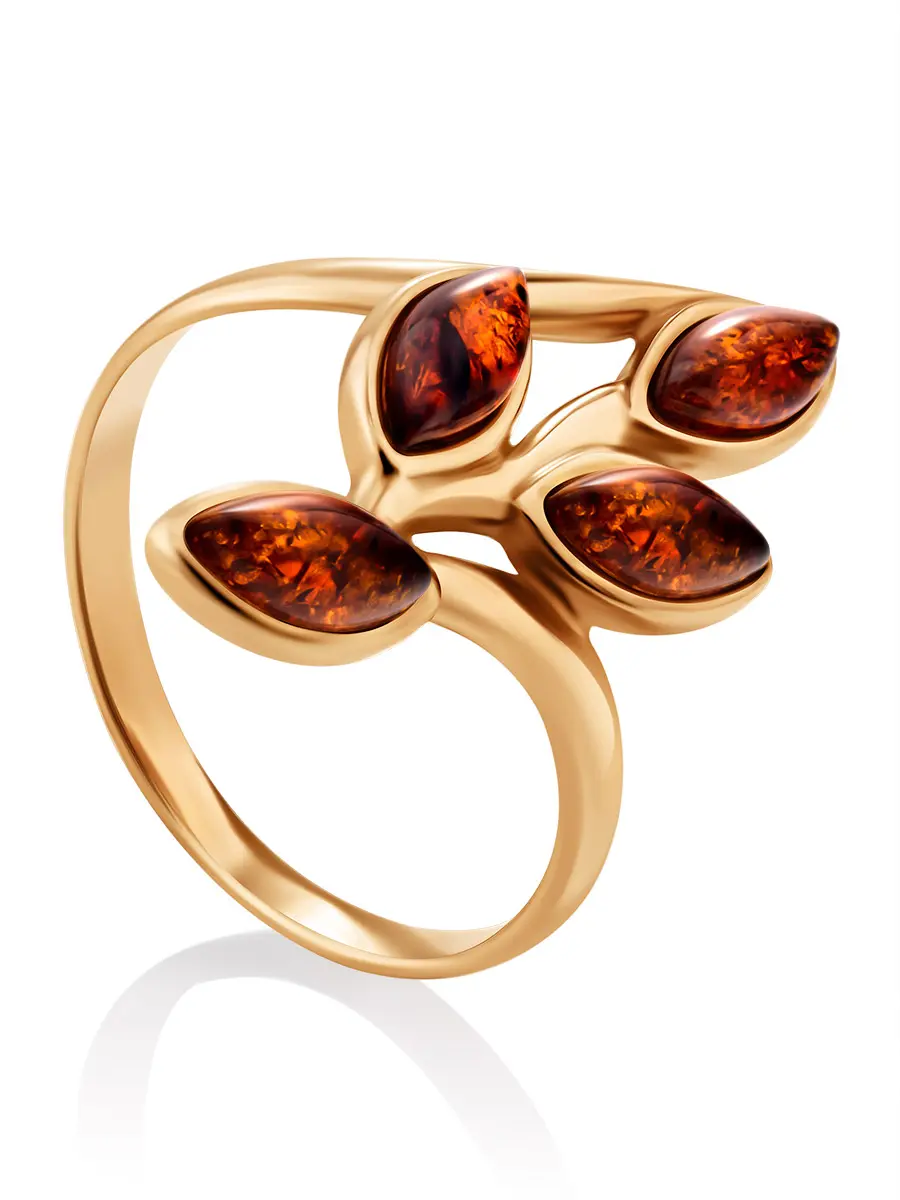 картинка Изящное позолоченное кольцо с натуральным коньячным янтарём «Флора» в онлайн магазине