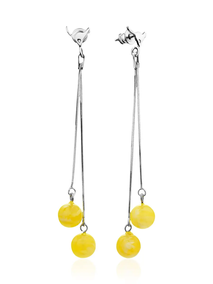 картинка Очаровательные удлинённые серьги-гвоздики из янтаря медового цвета «Кошечки» в онлайн магазине