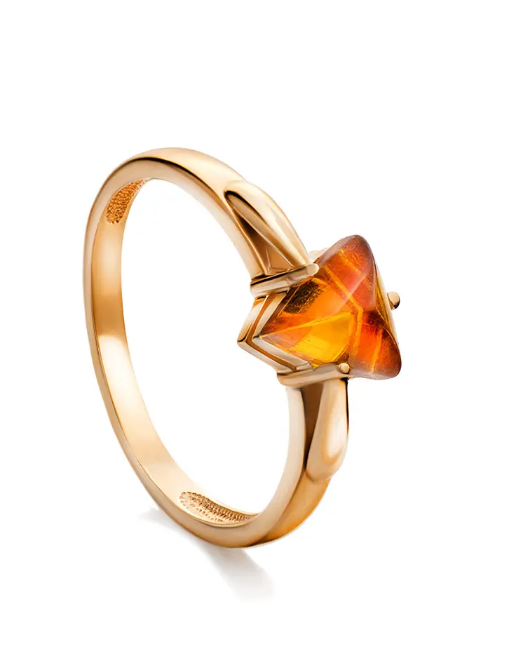 картинка Нежное тонкое кольцо «Астер» из золота и коньячного янтаря в онлайн магазине