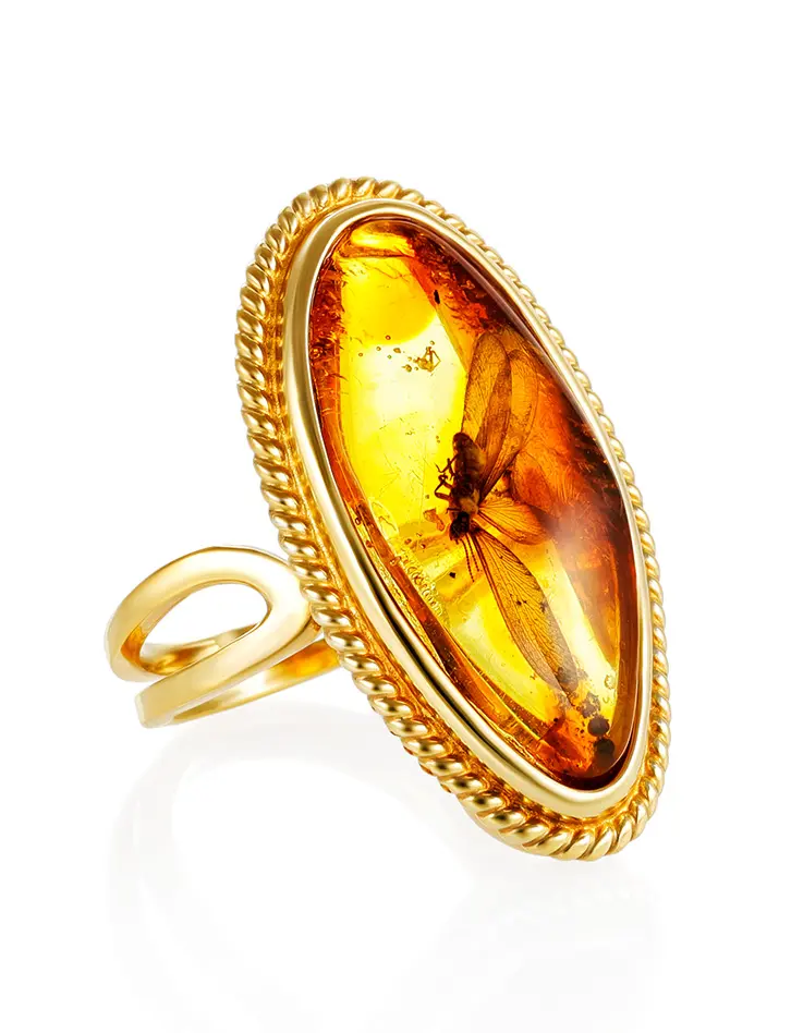 картинка Роскошный перстень «Клио» из позолоченного серебра и янтаря с уникальным включением в онлайн магазине