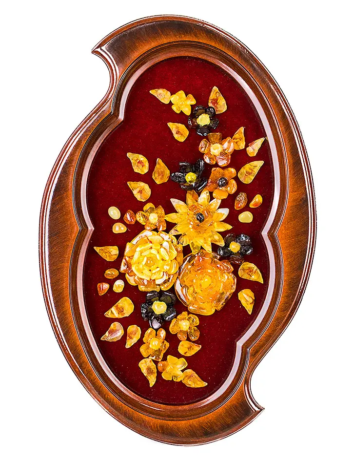 картинка Небольшая картина из натурального янтаря на вишнёвом бархате «Букет» 31 х 22 см в онлайн магазине
