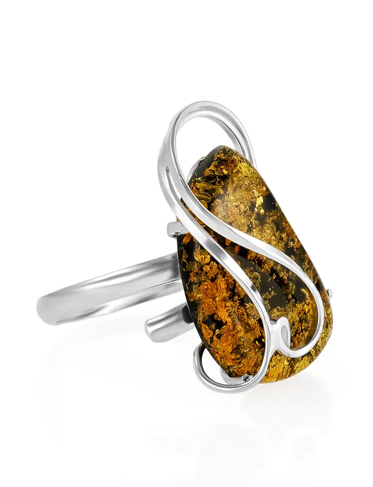 картинка Нарядное кольцо из натурального искрящегося янтаря зеленого цвета в изящном серебряном обрамлении «Риальто» в онлайн магазине