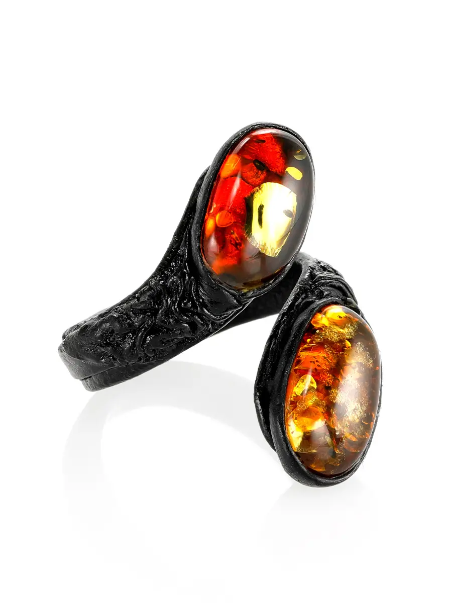 картинка Стильное кольцо из кожи с искрящимся янтарём «Змейка двойная» в онлайн магазине