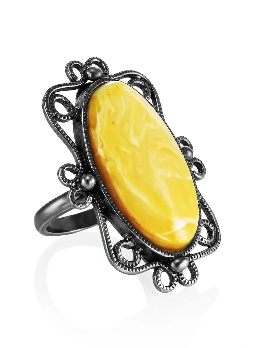 картинка Серебряное кольцо «Винтаж» с крупной вставкой из натурального медового янтаря в онлайн магазине
