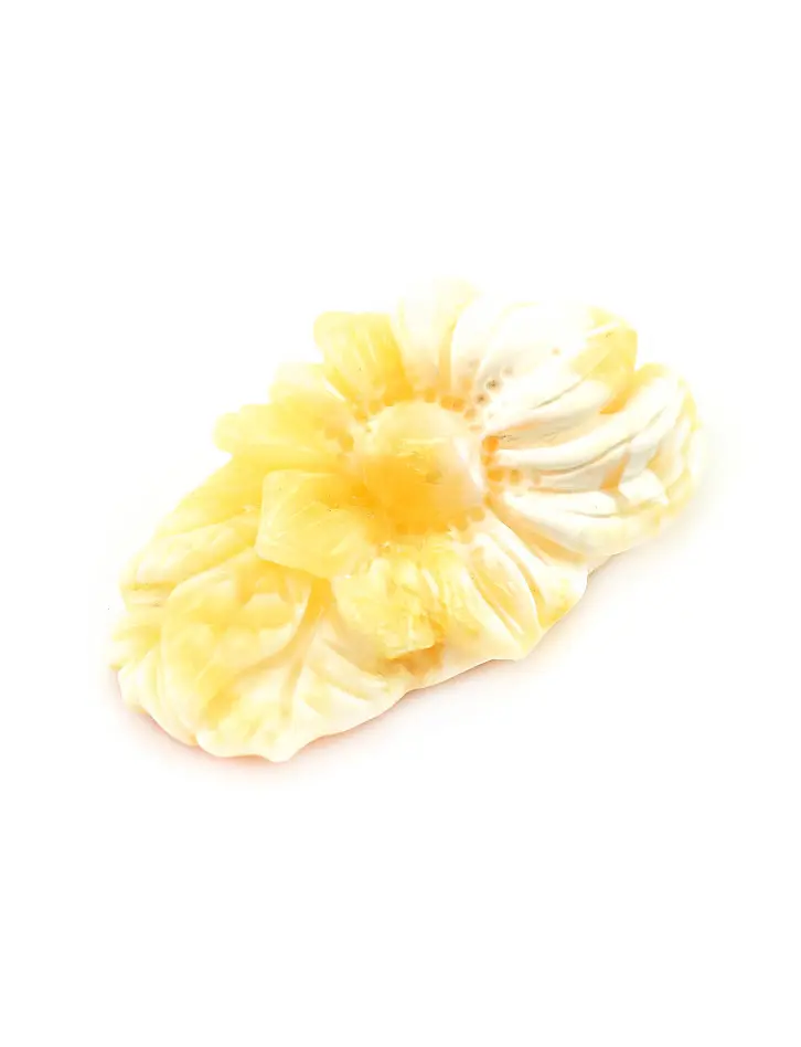 картинка Небольшой сувенир-резьба из натурального белого пейзажного янтаря «Цветок» в онлайн магазине