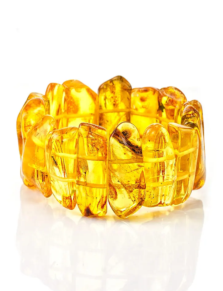 картинка Яркий глянцевый браслет из натурального янтаря с инклюзом «Помпеи» в онлайн магазине