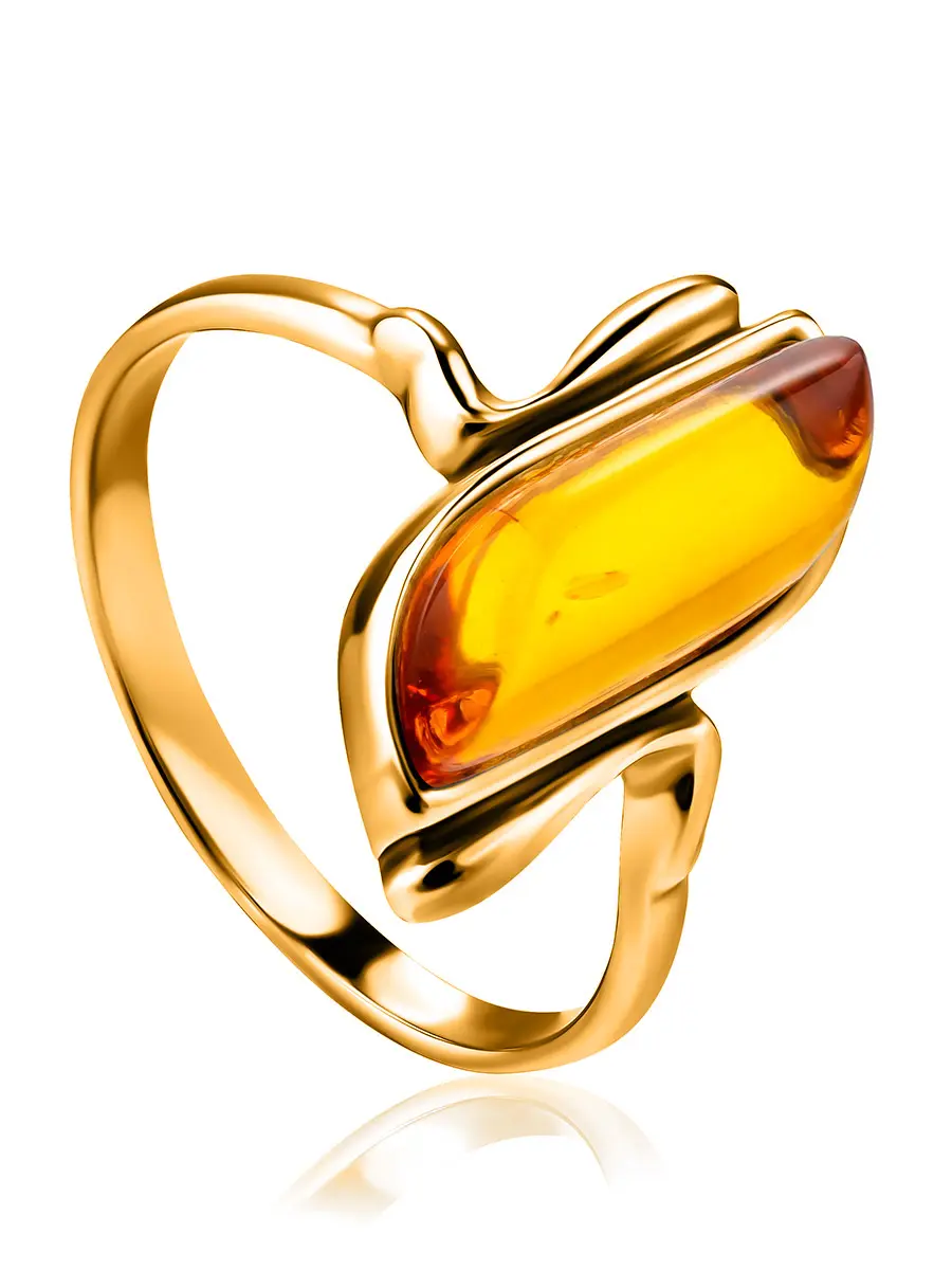 картинка Красивое кольцо из серебра в позолоте с коньячным янтарём «Тильда» в онлайн магазине