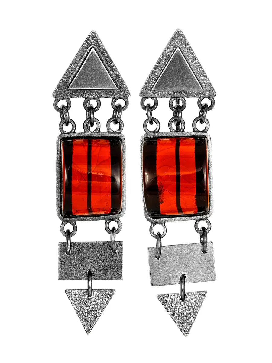 картинка Стильные серьги из серебра и янтаря вишнёвого цвета «Канкун» в онлайн магазине