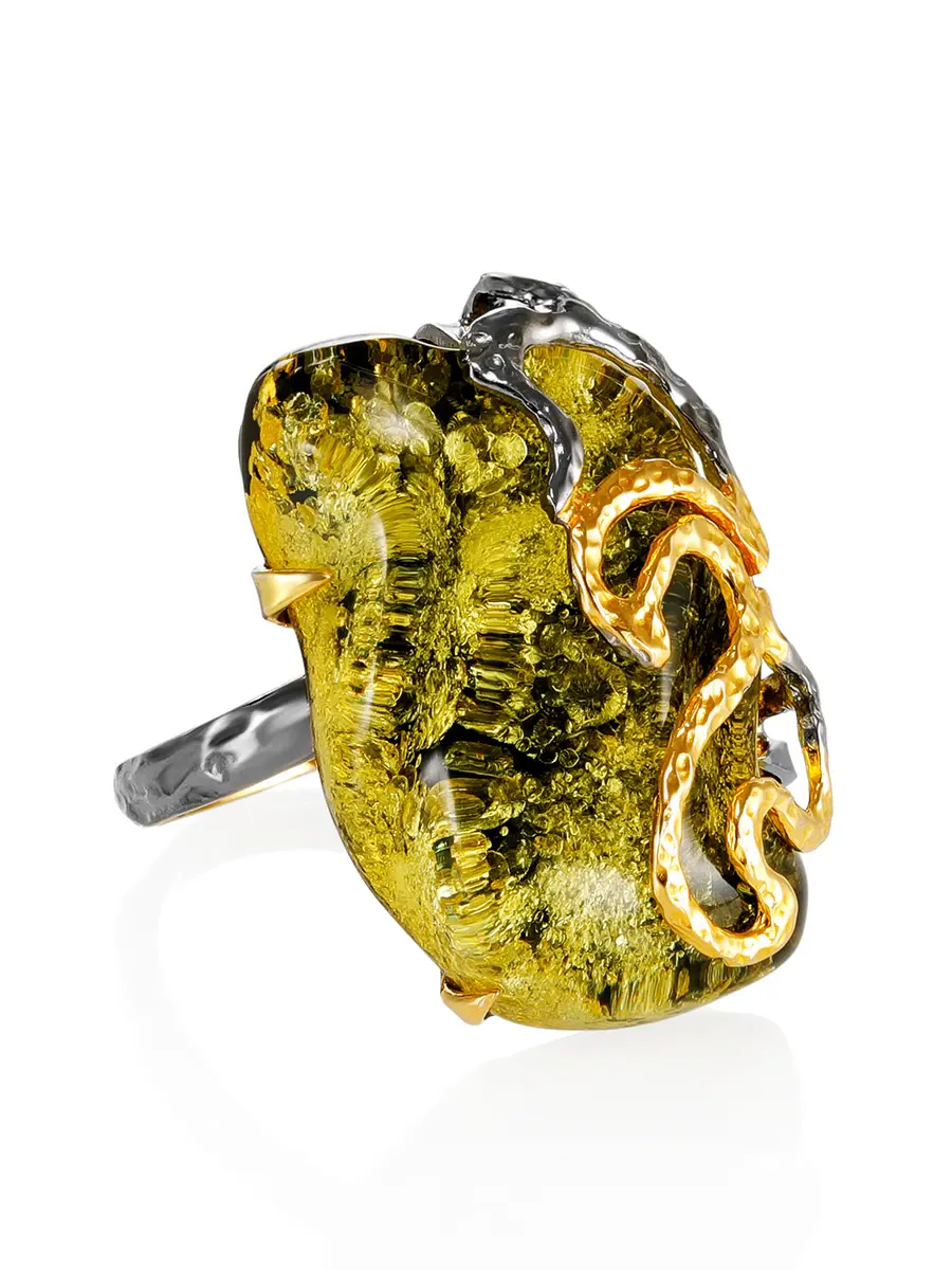 картинка Оригинальное кольцо необычной формы из янтаря в золоченном серебре «Риальто» в онлайн магазине
