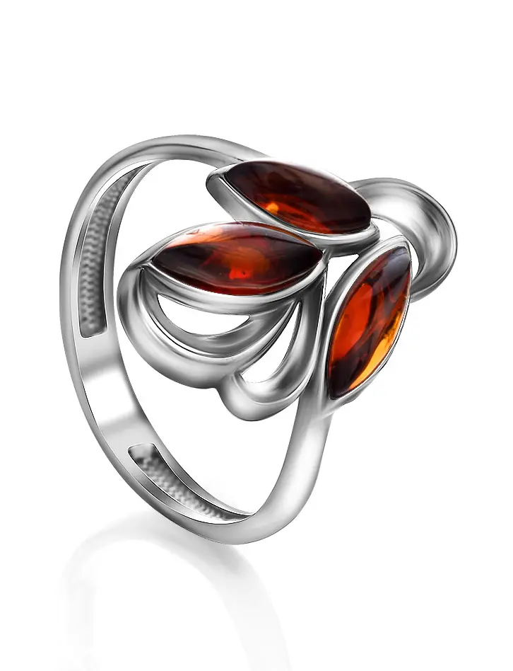 картинка Серебряное кольцо с натуральным коньячным янтарём «Райская птица» в онлайн магазине