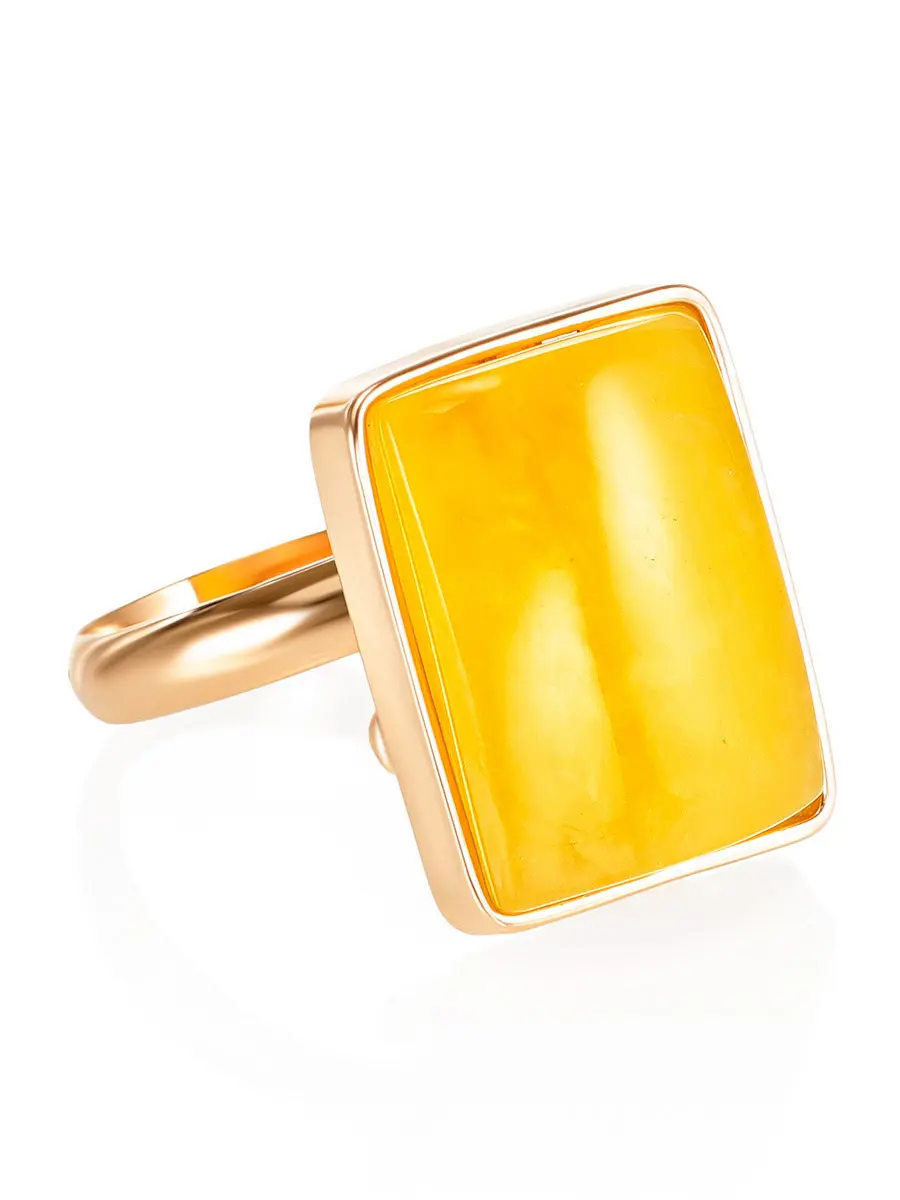 картинка Роскошное кольцо из позолоченного серебра и медового янтаря в онлайн магазине