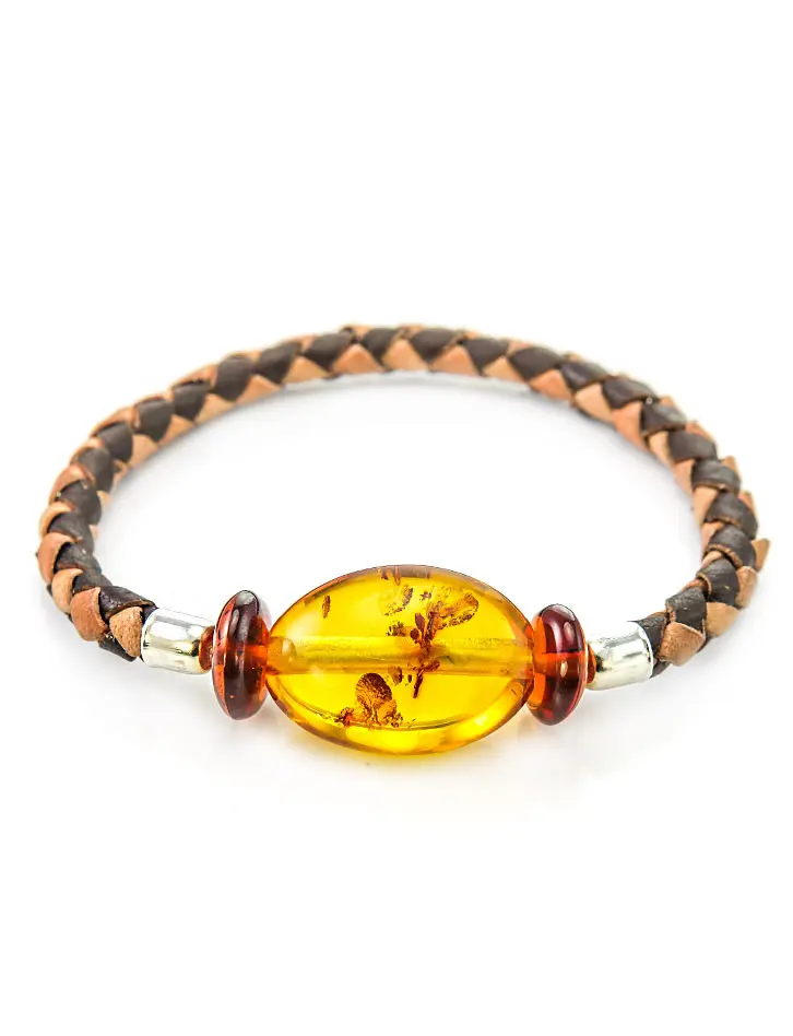 картинка Стильный браслет из натуральной кожи, украшенный янтарём коньячного цвета в онлайн магазине