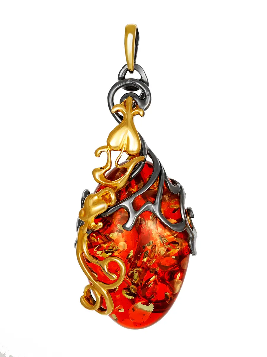 картинка Эффектный кулон из ярко-красного янтаря в позолоченном серебре «Версаль» в онлайн магазине