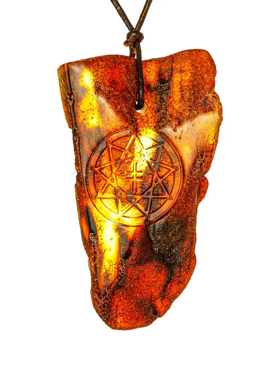 картинка «Чертог Лисы» кулон из натурального янтаря с резьбой  в онлайн магазине