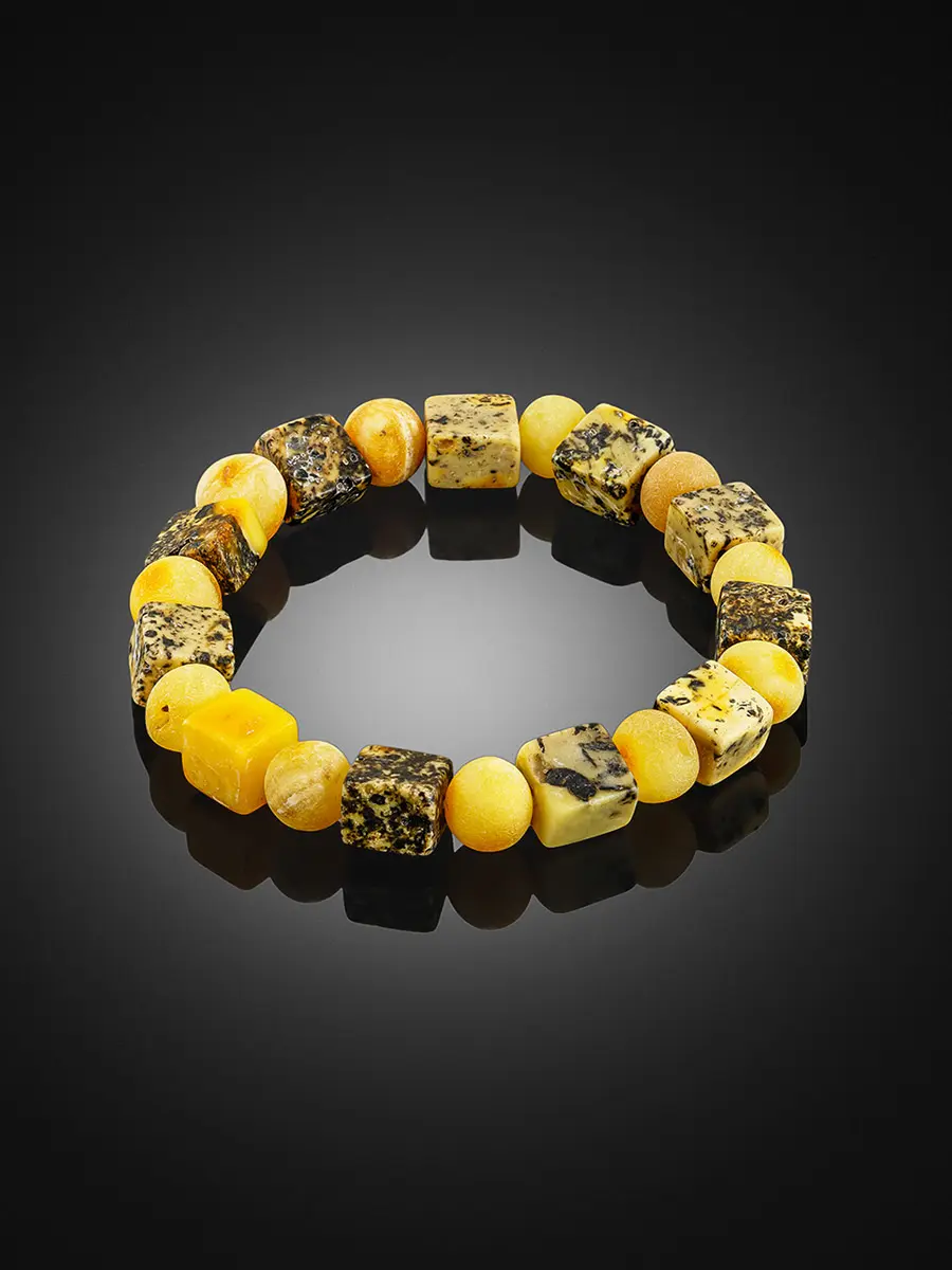 картинка Браслет из матовых янтарных бусин разной формы в онлайн магазине