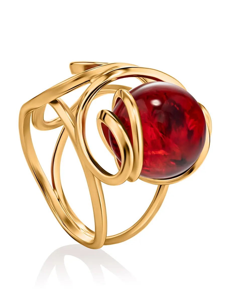 картинка Роскошное кольцо «Валенсия» из позолоченного серебра и ярко-красного янтаря в онлайн магазине