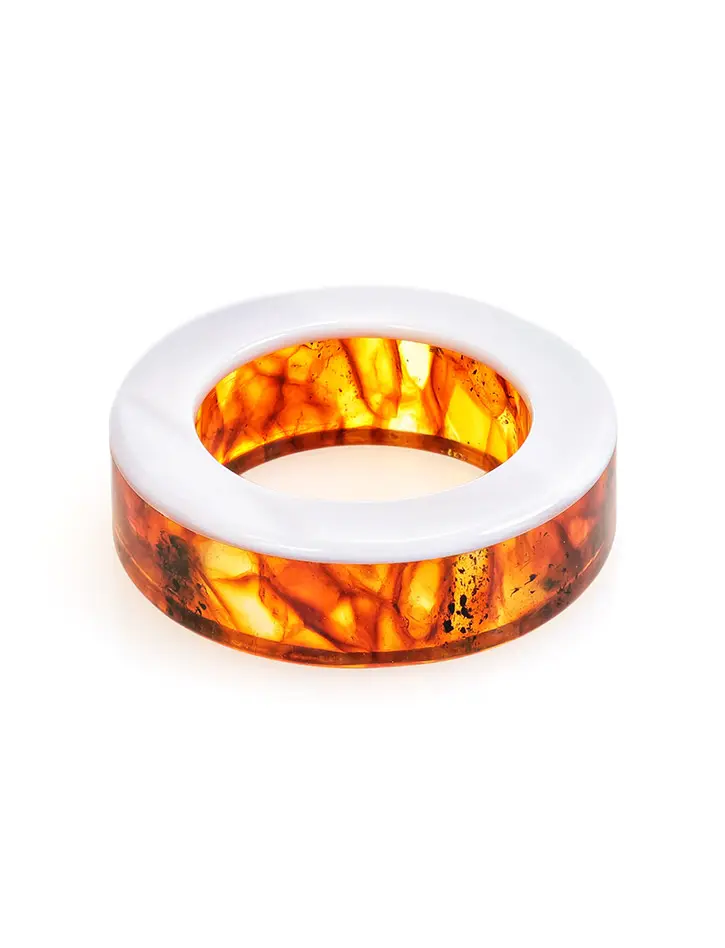 картинка Стильное необычное кольцо из янтаря и перламутра «Везувий» в онлайн магазине
