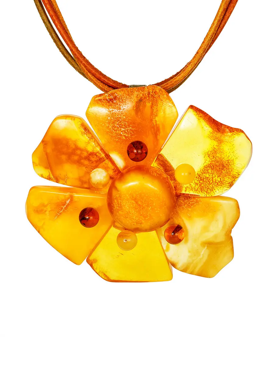 картинка Колье с крупным янтарным цветком на шнурке «Шиповник» в онлайн магазине
