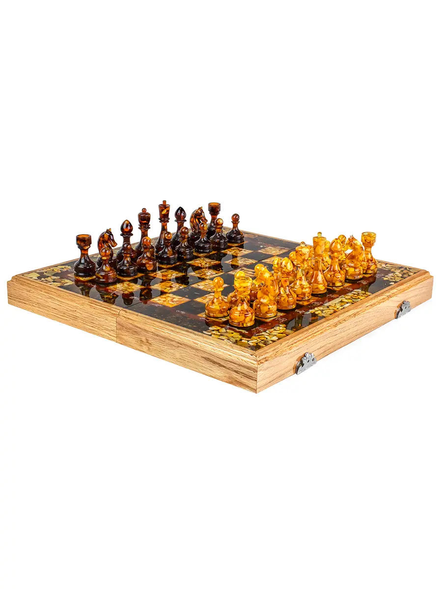 картинка Шахматная доска из дерева и натурального балтийского янтаря с янтарными фигурками в онлайн магазине