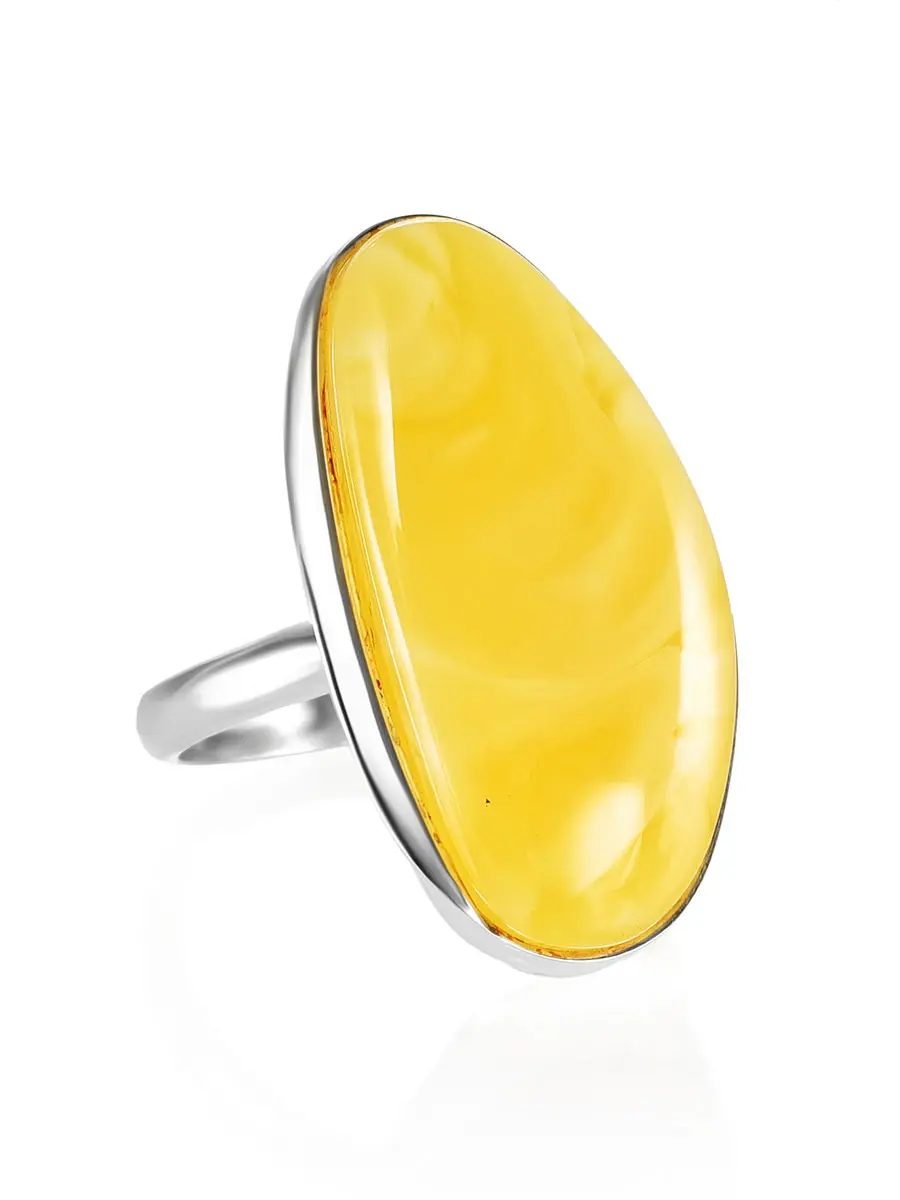 картинка Элегантное кольцо «Лагуна» с натуральным янтарём медового цвета в онлайн магазине