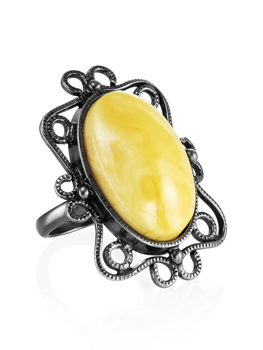 картинка Объёмное серебряное кольцо с натуральным старинным янтарём «Винтаж» в онлайн магазине