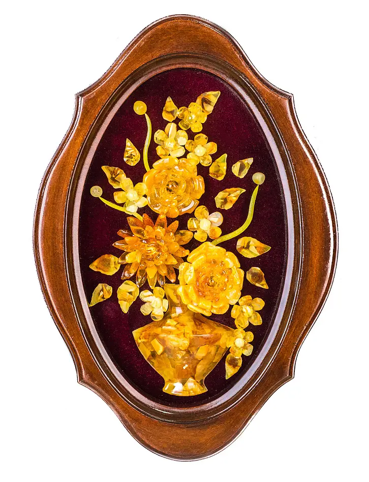картинка Картина из натурального янтаря на вишнёвом бархате в фигурной раме «Ваза с цветами» 31 х 22 см в онлайн магазине