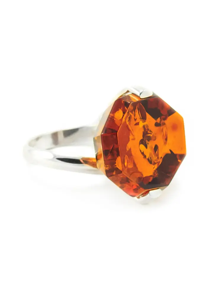 картинка Крупное стильное кольцо из цельного искрящегося янтаря коньячного цвета «Граненый восьмиугольник» в онлайн магазине